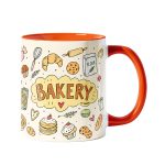 ماگ بیکری Bakery با داخل و دسته‌ی نارنجی و طرح دودل نانوایی روی زمینه‌ی کرم