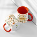 ماگ بیکری از بالا و کفِ ماگ با لوگوی طوطی دیزاین