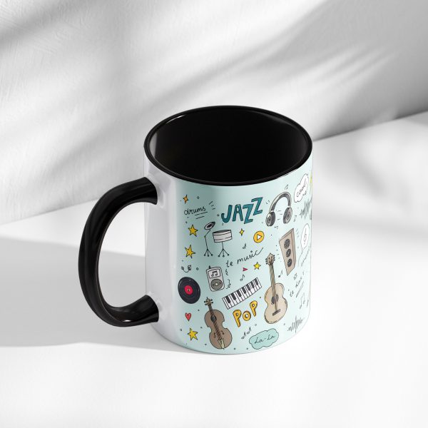 طرفِ دیگرِ ماگ موسیقی با گیتار، کیبورد پیانو و نوشته‌های JAZZ و POP