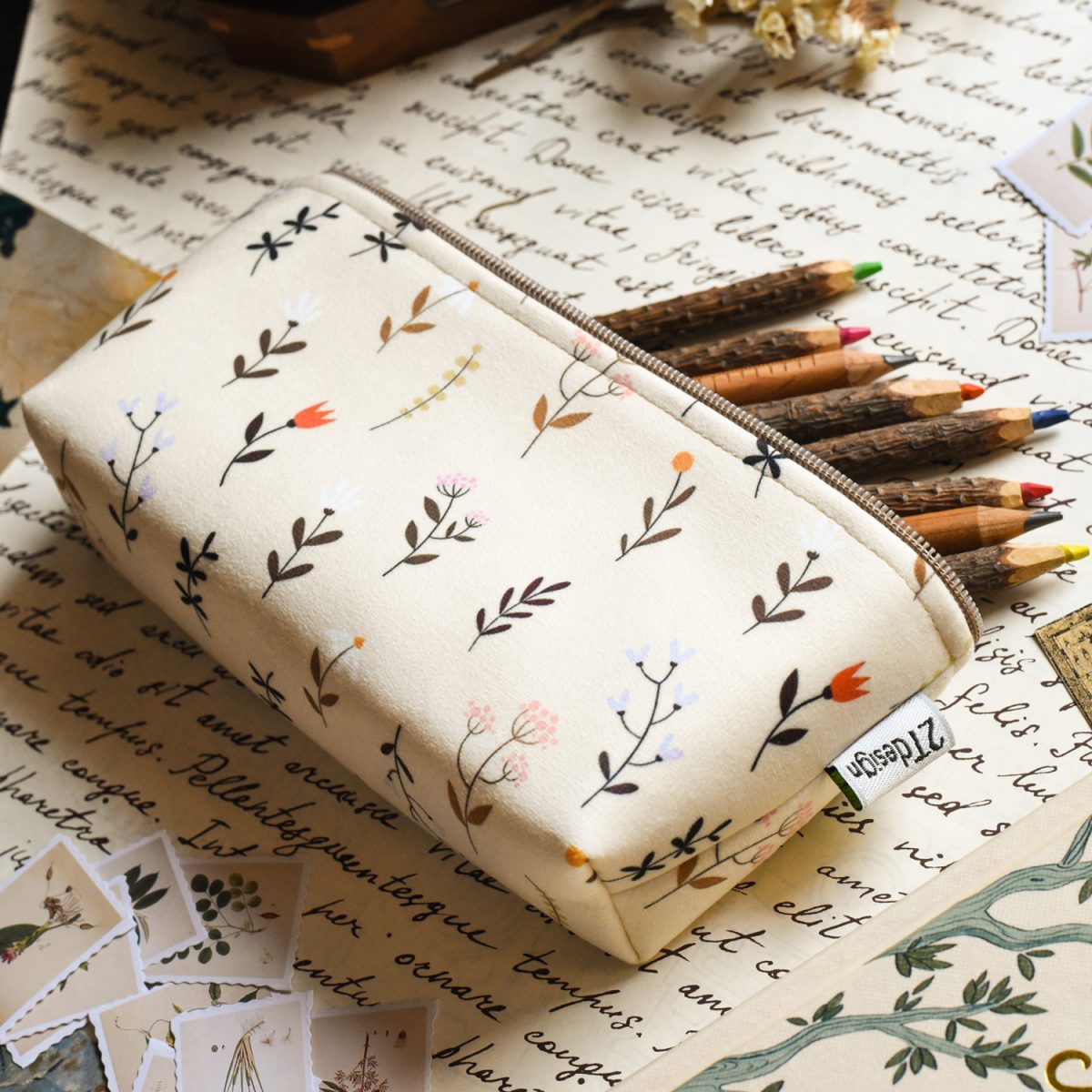 جامدادی طوطی دیزاین مدل اولگا طرح گل کرم - تصویر 2